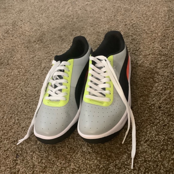 Pumas (size 8) - Picture 3 of 3